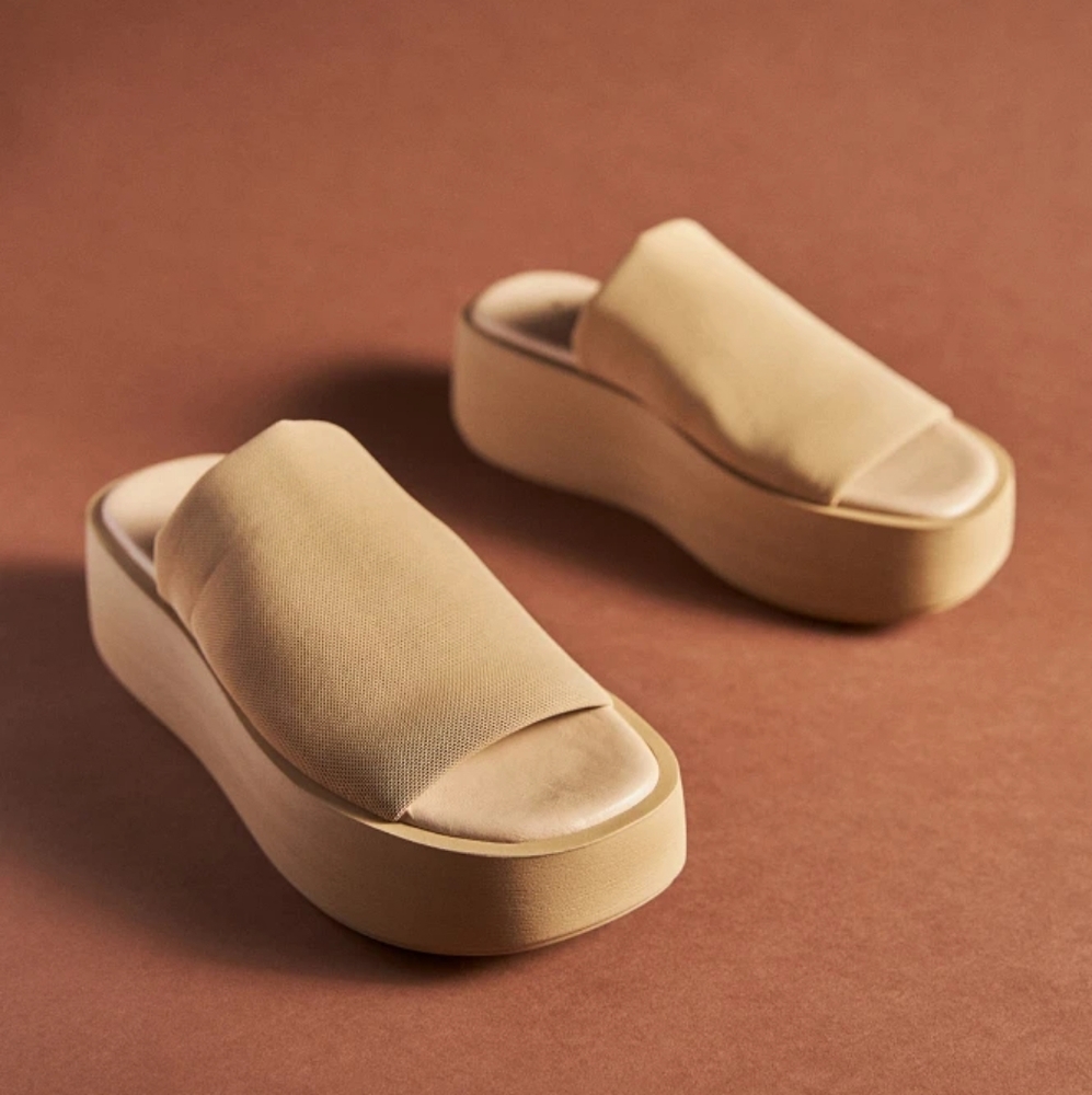 ANTHROPOLOGIE - NWOT Tan Platform Slide Sandals